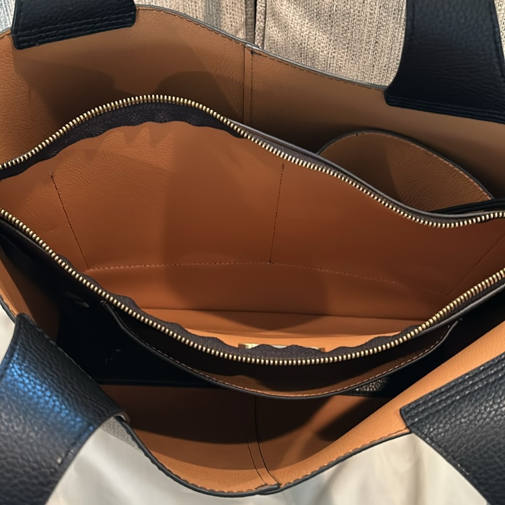 HOBO Black and Tan Shoulder Bag w/Wallet - Picture 2 of 8